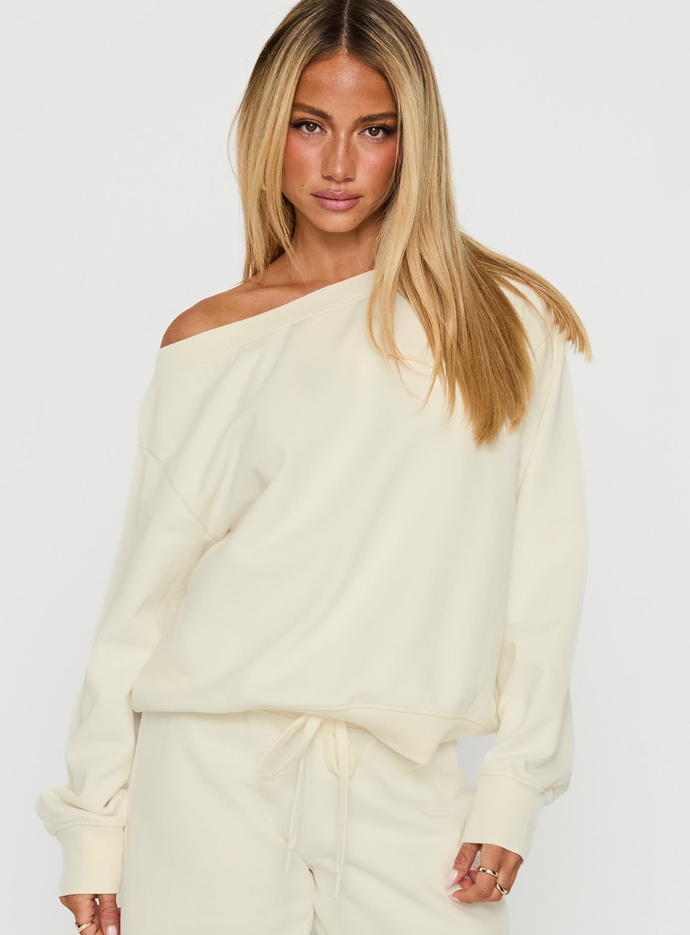 Wellness Off The Shoulder Jumper Washed White
