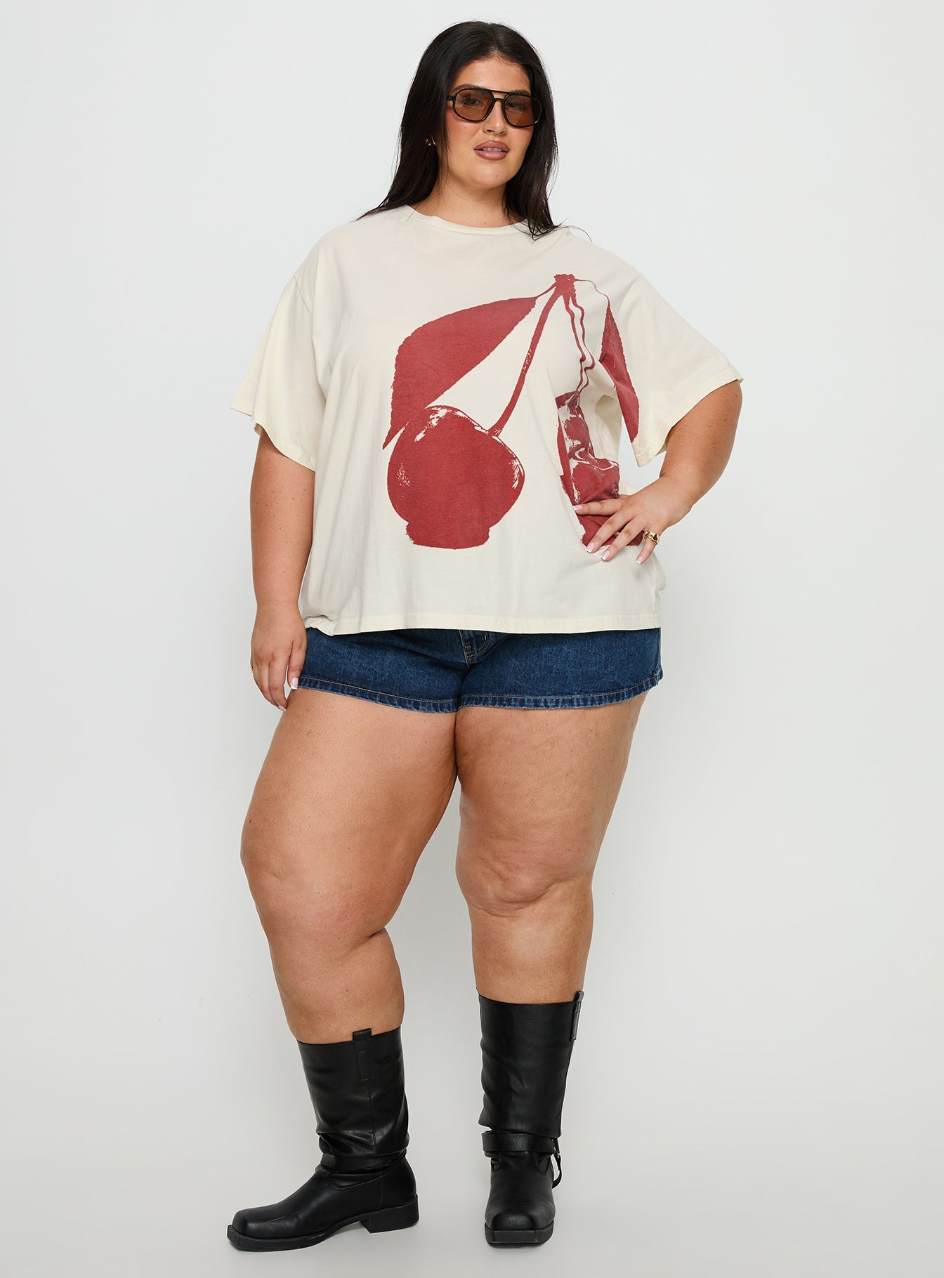 Cherrie Amore Oversized Tee White Curve
