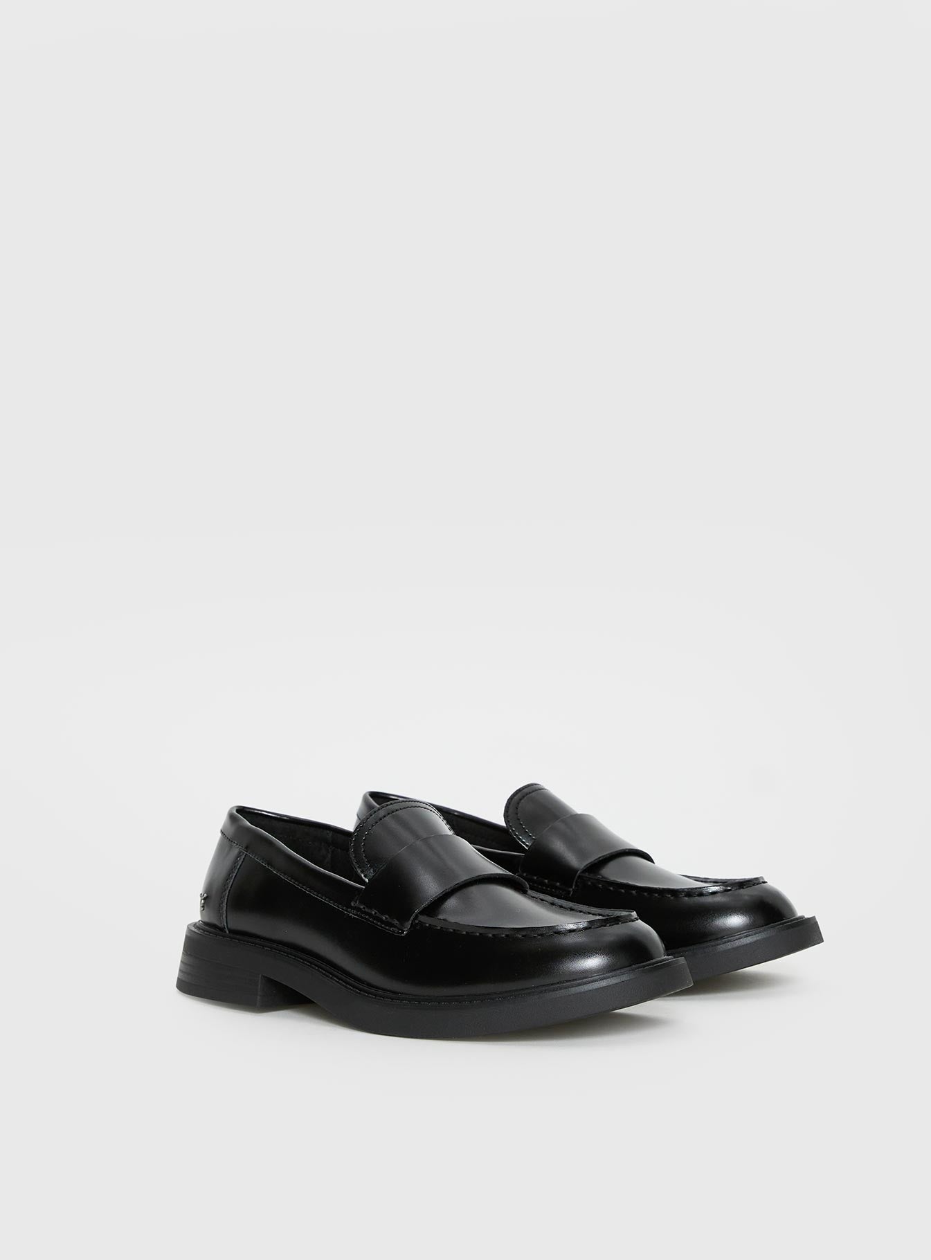 Windsor Smith Yearn Loafers Black