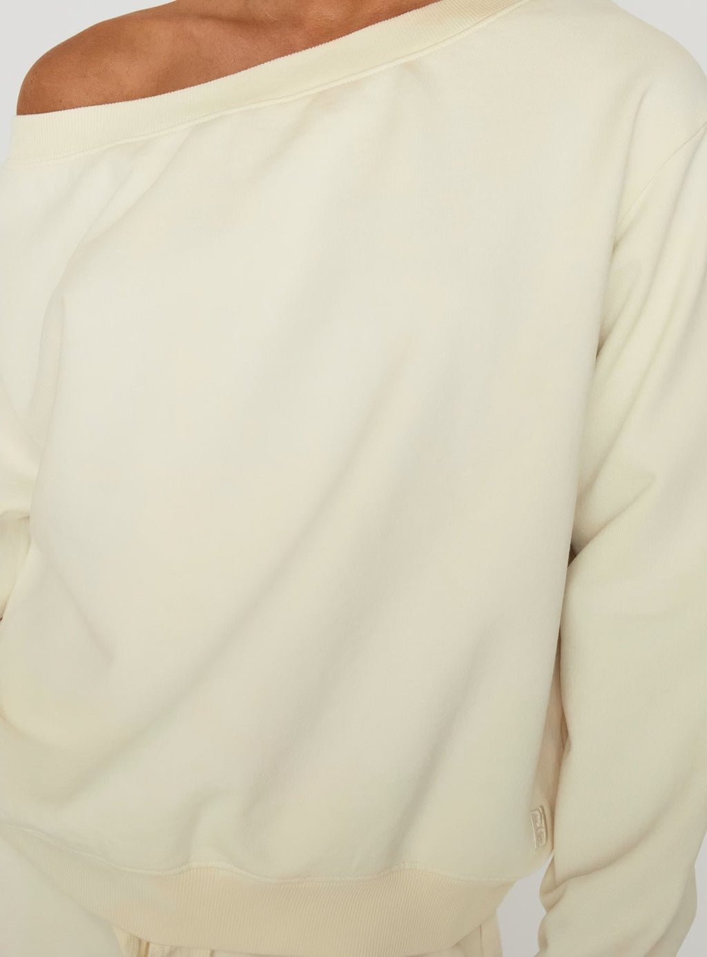 Wellness Off The Shoulder Jumper Washed White